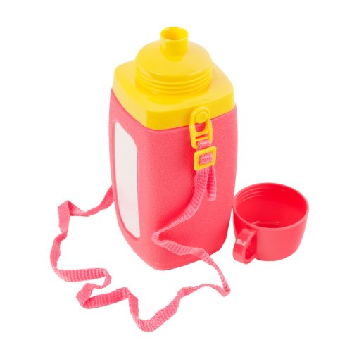 ● Made of food-grade plastic material that is safe and light for children ● Featuring the super cute round shape and an adjustable shoulder strap for different ways to carry the bottle