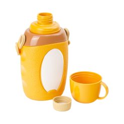● Made of food-grade plastic material that is safe and light for children